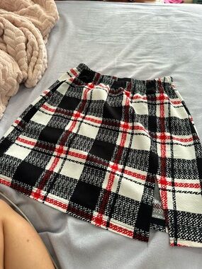 SHEIN Black, White & Red Plaid Mini Skirt